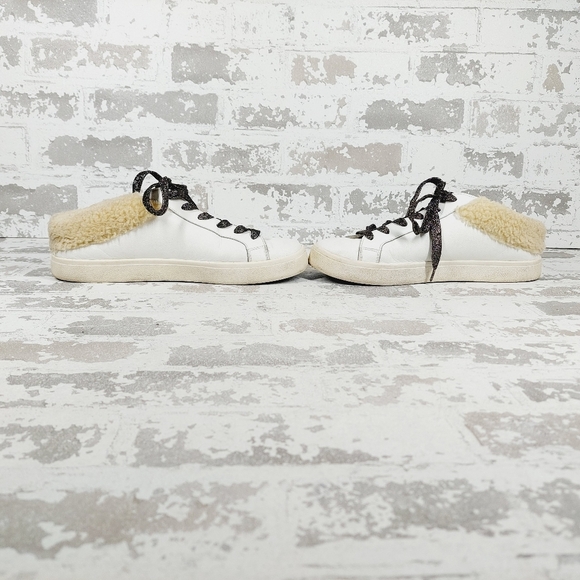 Steve Madden Women's Polaris Silver Star Sneaker in White V588 - Picture 7 of 11